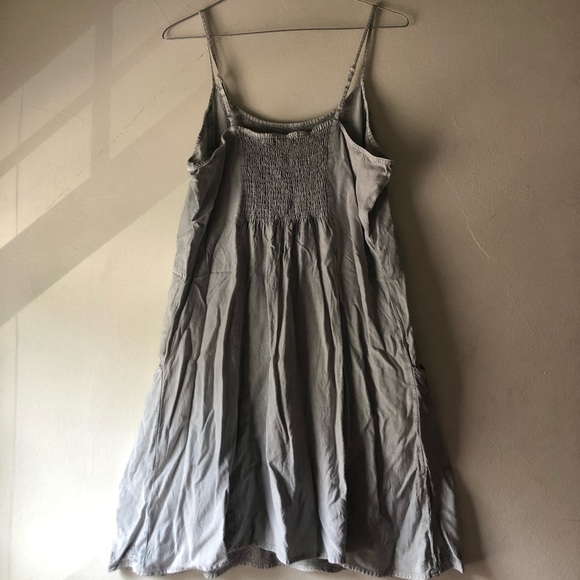 Gorgeous detailed dress - Picture 9 of 11